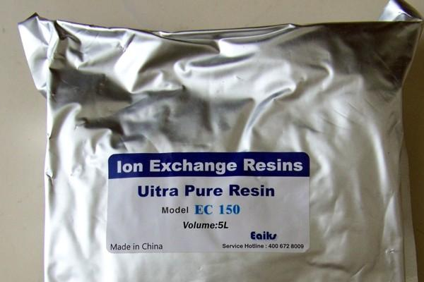 人們常說的拋光樹脂一般用于超純水處理系統(tǒng)末端，來保證系統(tǒng)出水水質(zhì)能夠維持用水標(biāo)準(zhǔn)。一般出水水質(zhì)都能達(dá)到18兆歐以上，以及對(duì)TOC、SIO2都有一定的控制能力。