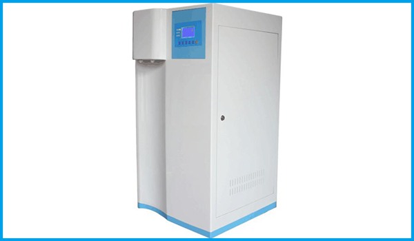 真正的智能醫(yī)用實(shí)驗(yàn)室超純水機(jī)：采用微處理器自動(dòng)控制.系統(tǒng)具有自動(dòng)判別預(yù)處理柱、反滲透膜、純化柱，超純柱、微濾、超濾、紫外燈管等失效功能。并能聲光報(bào)警，以保證機(jī)器處在最佳運(yùn)行狀態(tài)。
